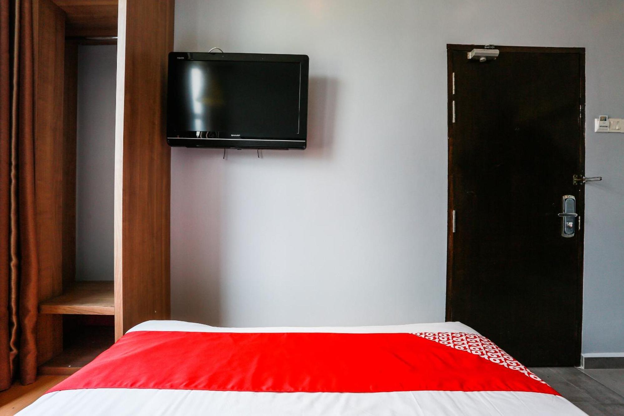 Oyo 90894 Hotel Smc I-City Шах-Алам Экстерьер фото