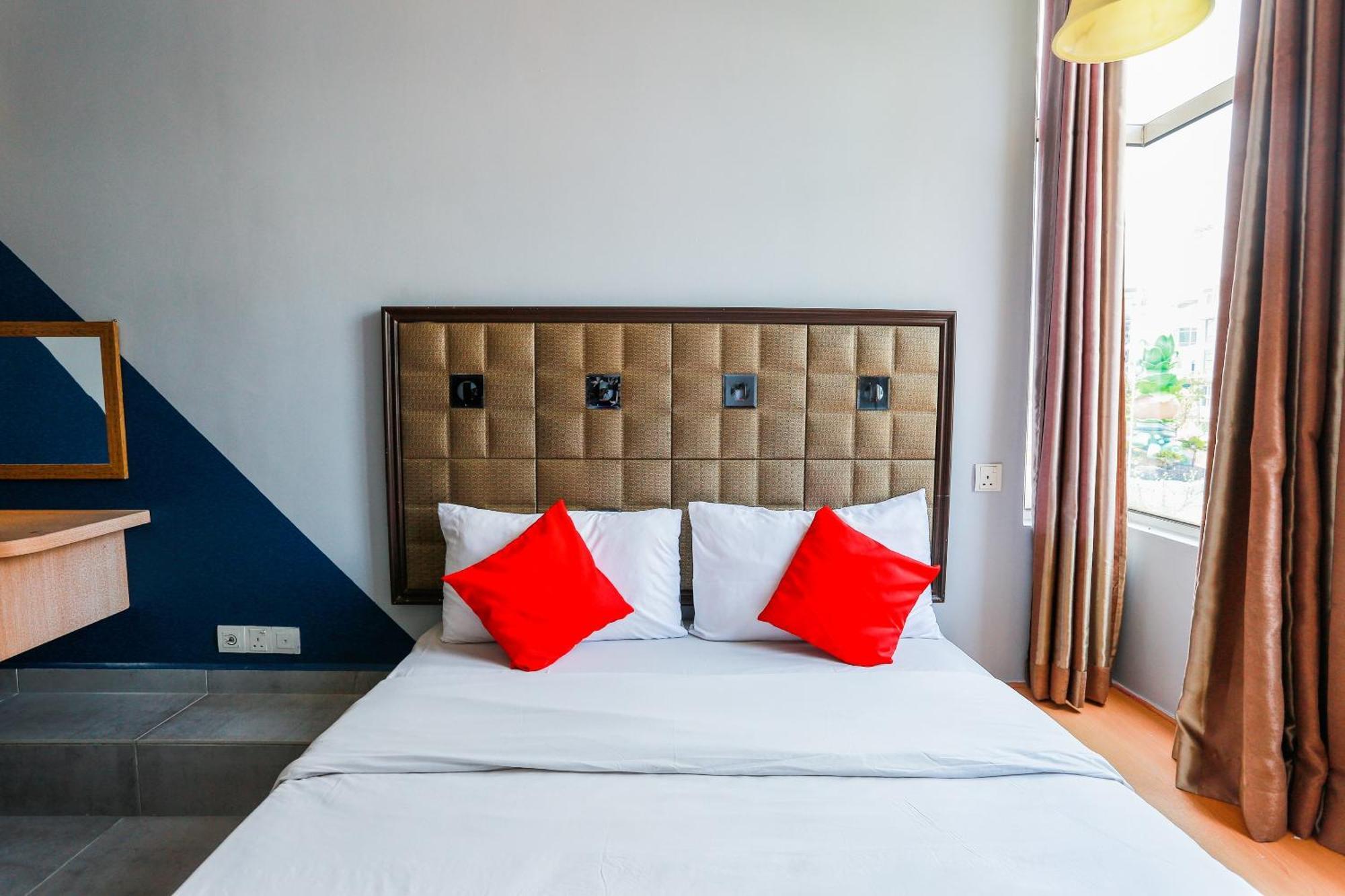 Oyo 90894 Hotel Smc I-City Шах-Алам Экстерьер фото